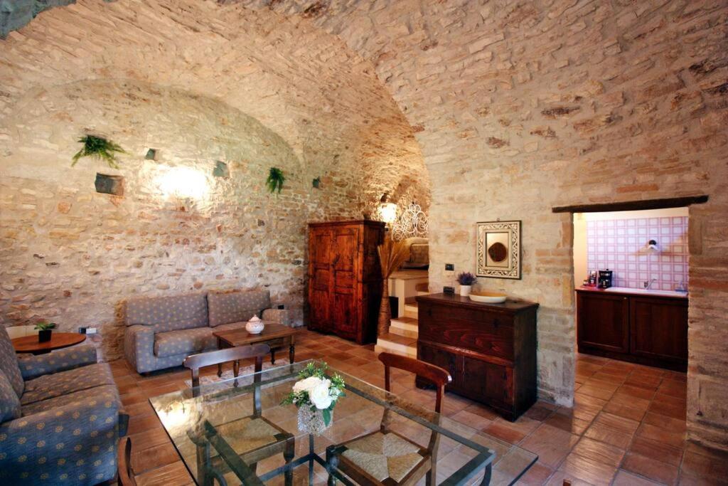 All Stone Horse Stable Converted To Elegant Apartment - Baltimora Spoleto Exterior photo